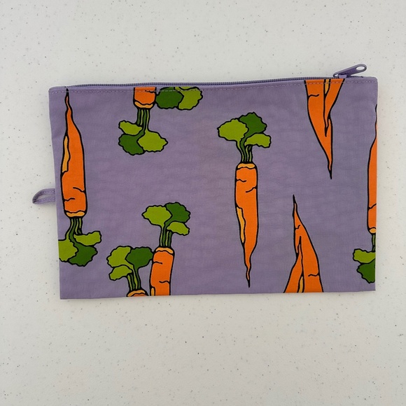 BAGGU Accessories - Baggu LARGE Flat Pouch - Carrots & Berries